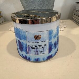 Bath and Body Works salted pretzel milkshake 3 wick candle new